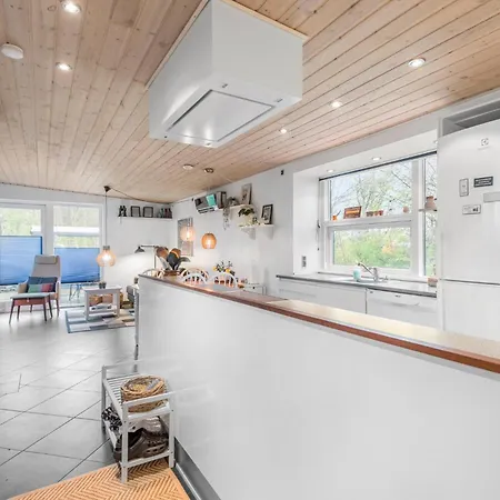 2 Bedroom Beautiful In V Holiday home Esbjerg