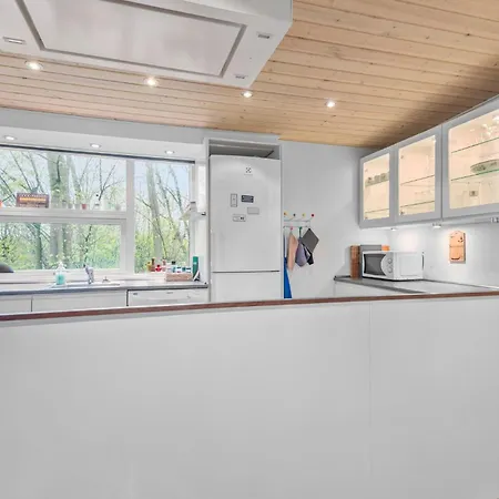 2 Bedroom Beautiful In V Feriehus *