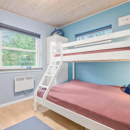 2 Bedroom Beautiful In V *